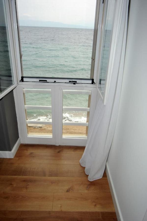 Crecian Water Front Apartment Aigeira Exterior photo